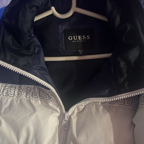GUESS Puffer Coat Size M - Picture 3 of 3